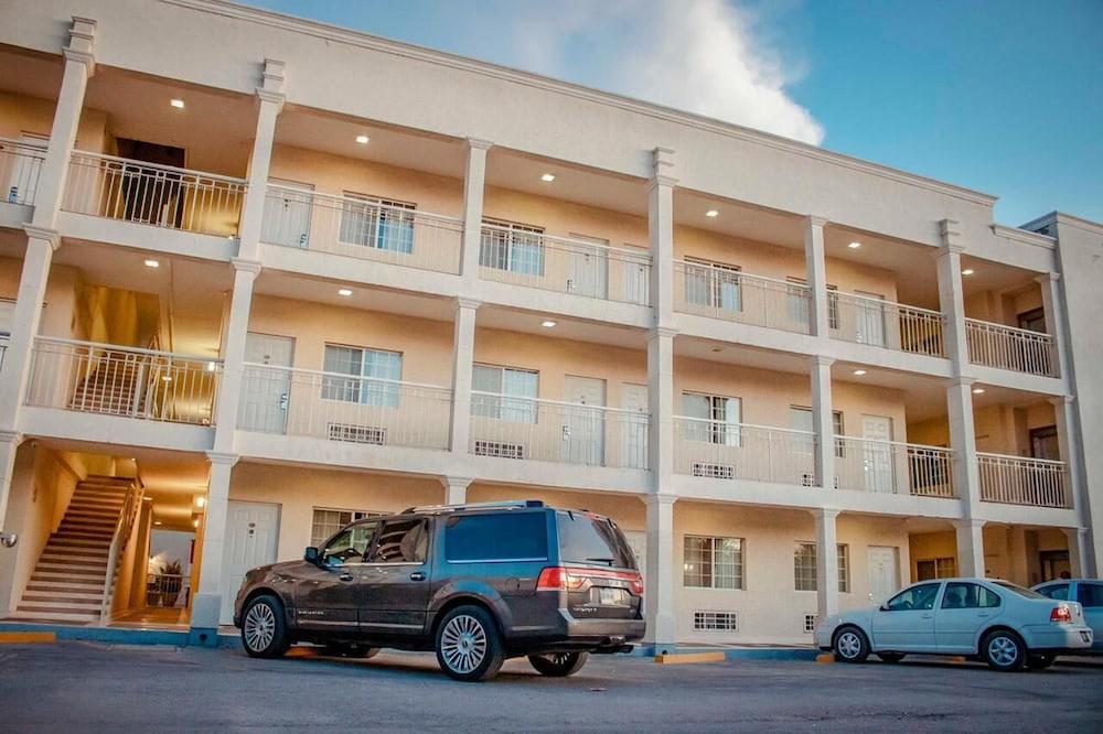 Fresno Galerias Hotel Torreón Екстериор снимка