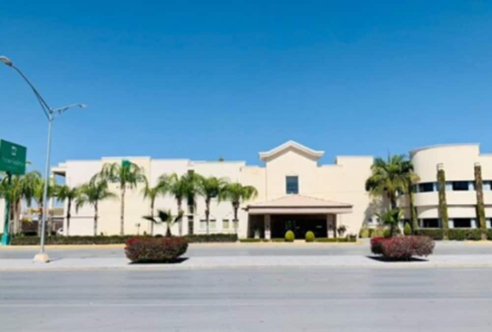 Fresno Galerias Hotel Torreón Екстериор снимка