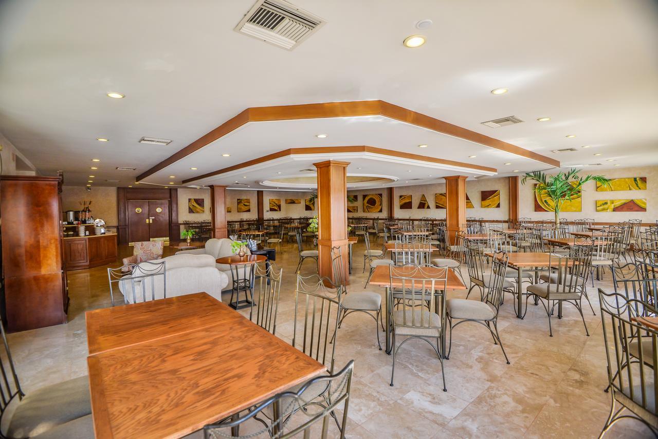 Fresno Galerias Hotel Torreón Екстериор снимка